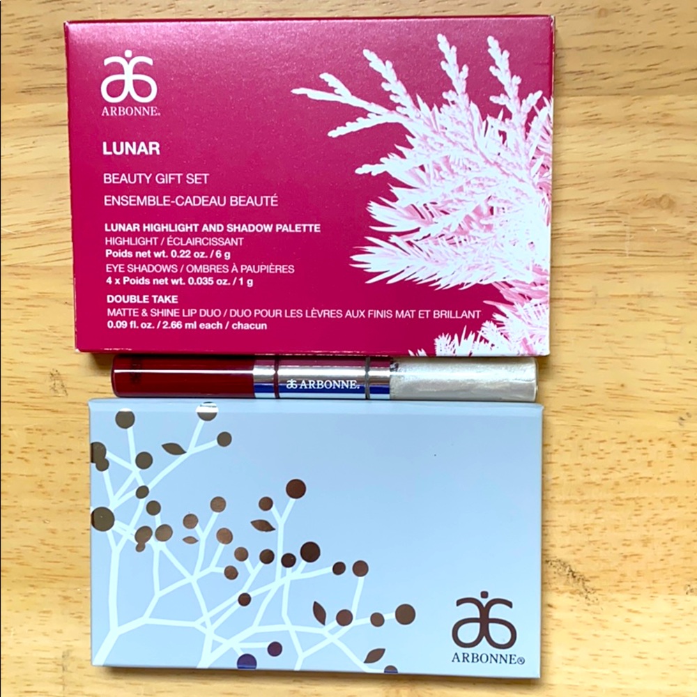 BNIB L.E Lunar Beauty Gift Set by Arbonne